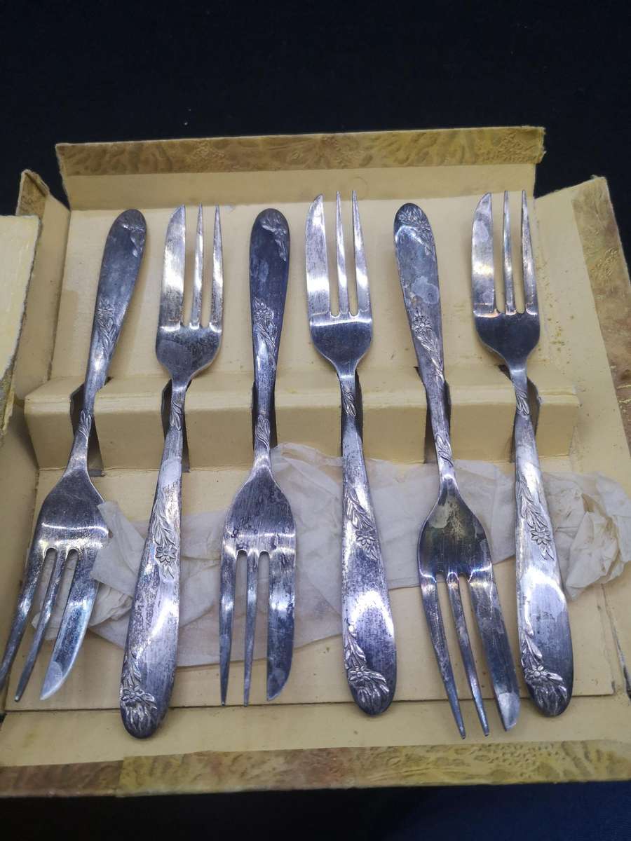 Electro plate cake forks