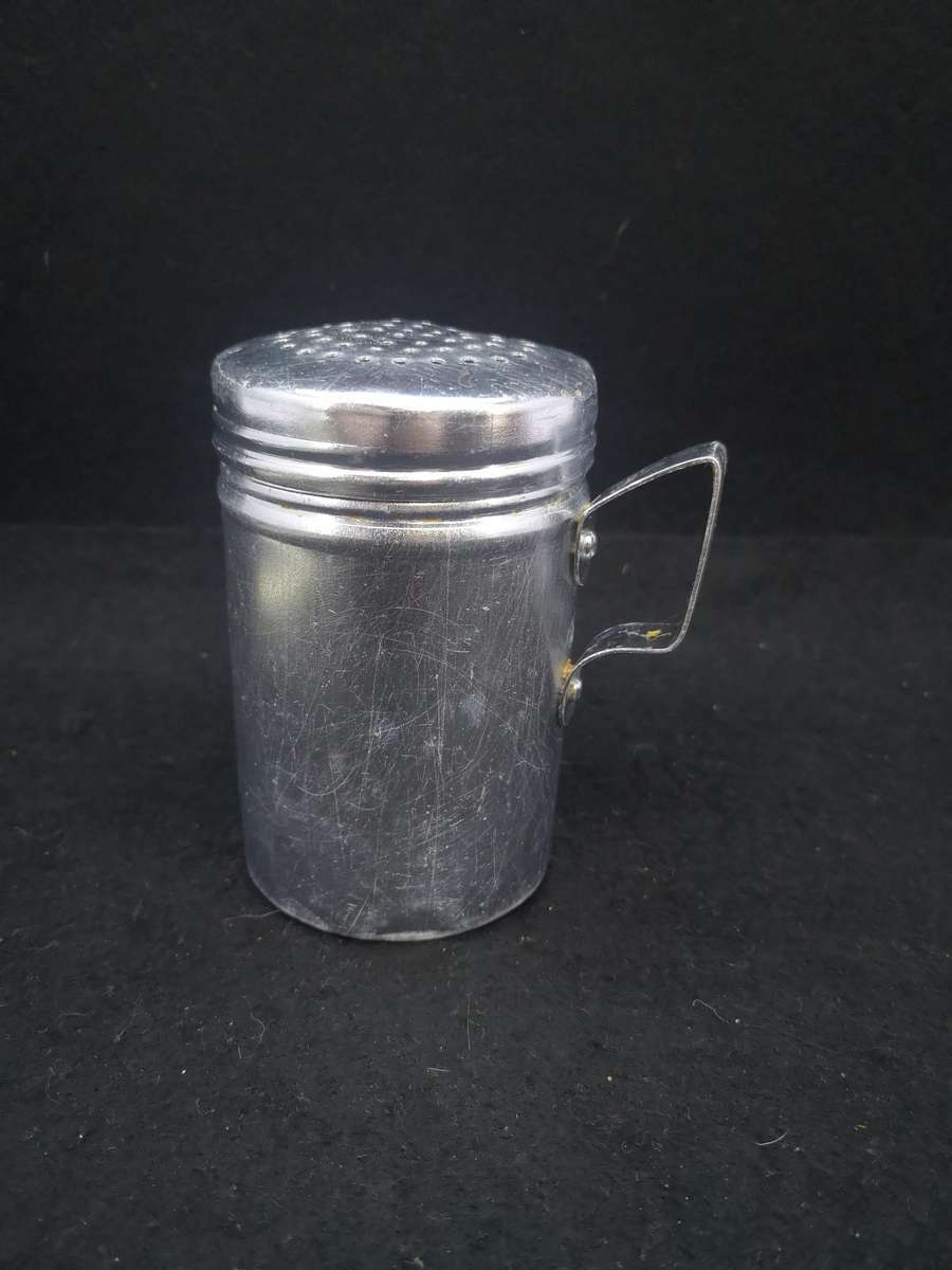 Aluminum salt/sugar shaker