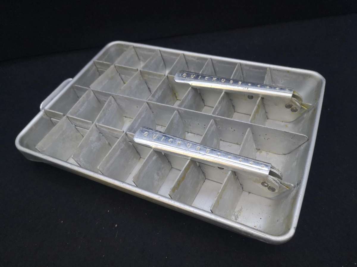 Quickube double ice tray