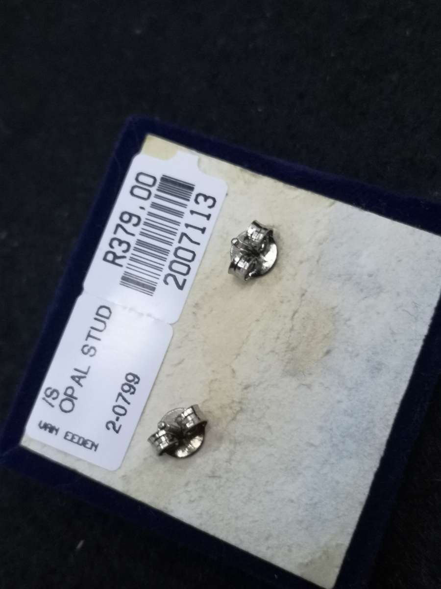 925 Silver earrings opal