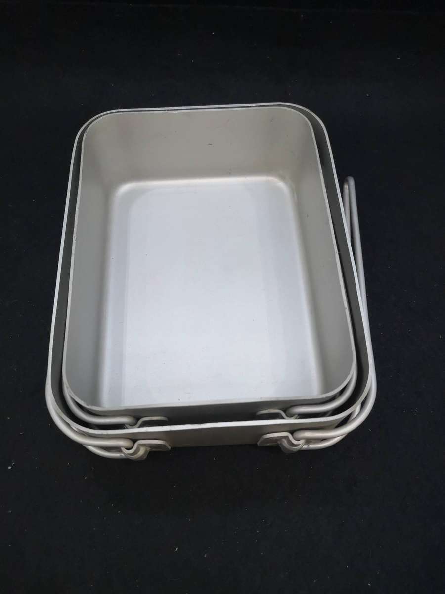 Vintage Dixie mess set