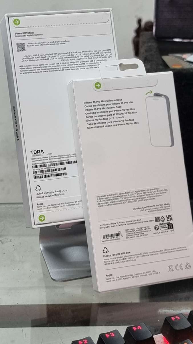 iPhone 16 Pro Max - Black Titanium 256GB