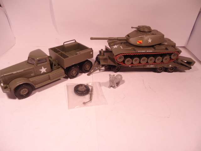 Corgi Classics -US Armed Forces - Diamond T Tank Transporter + M60 A1 Medium Tank - 32nd  - # 55101