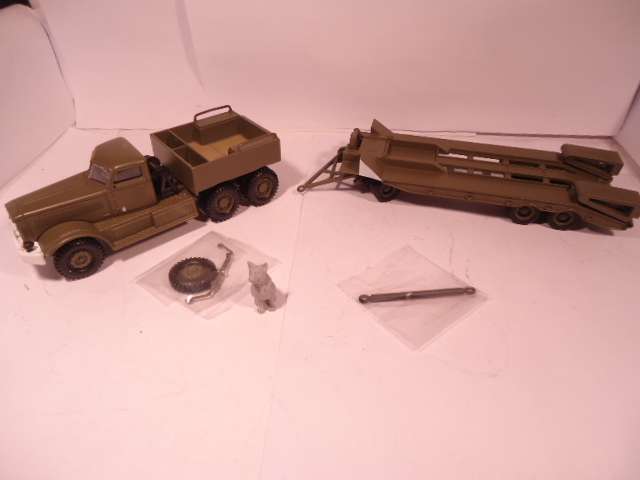 Corgi Classics - Diamond T980 + Tank Transporter Trailer - Herritage Series  - # 55102