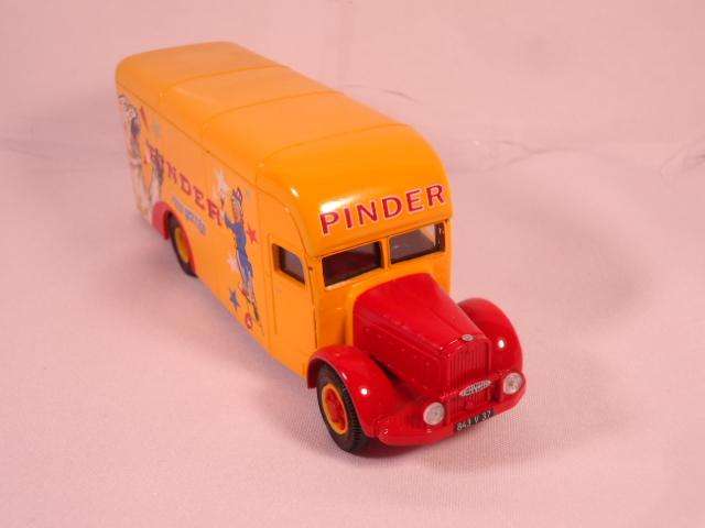Corgi - Bernard Type 110 Fourgon Truck - Pinder - Jean Richard Circus - #72004