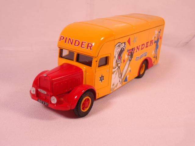 Corgi - Bernard Type 110 Fourgon Truck - Pinder - Jean Richard Circus - #72004