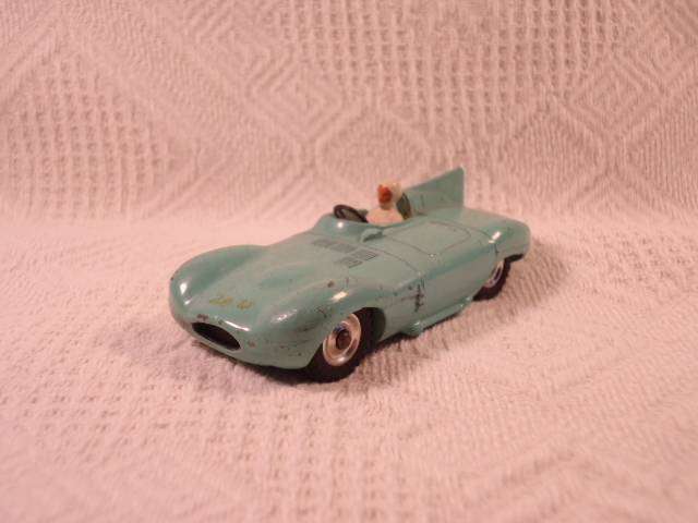 Dinky - Jaguar Type-D - Spin Hubs - #238