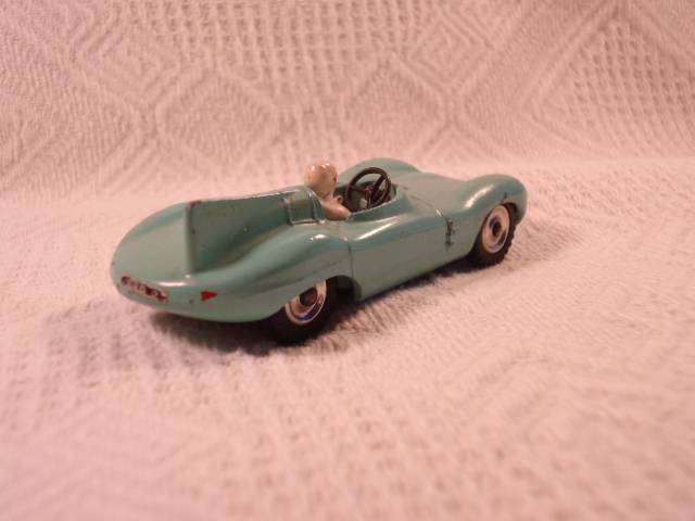 Dinky - Jaguar Type-D - Spin Hubs - #238