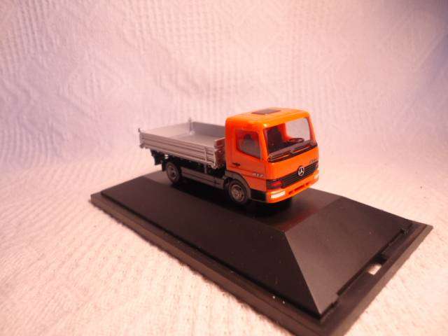 Herpa  - Atego Mercedes Benz Truck - #817