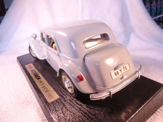 Maisto - 1952 Citroen 15CV 6 Cyl - #31821