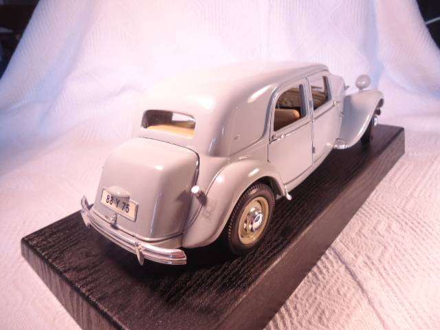 Maisto - 1952 Citroen 15CV 6 Cyl - #31821