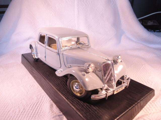 Maisto - 1952 Citroen 15CV 6 Cyl - #31821