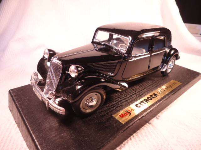 Maisto - 1952 Citroen 15CV 6 Cyl - #31821