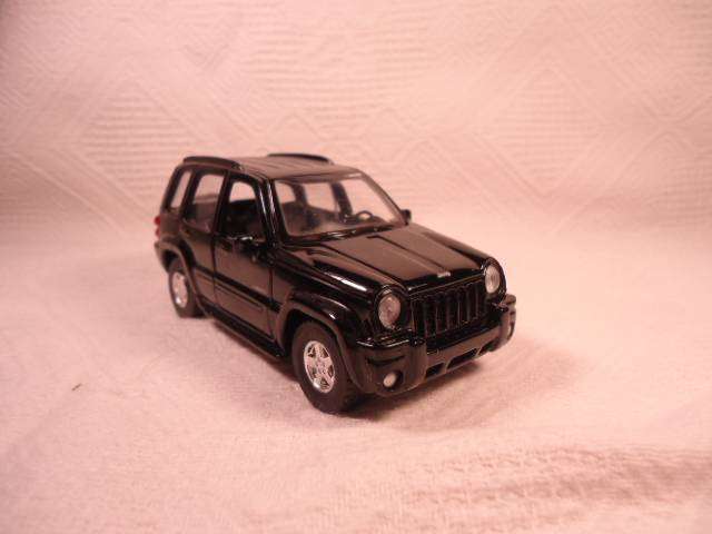 Maisto - 2003 Jeep Liberty 3.7L - 1/39