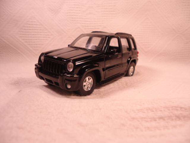 Maisto - 2003 Jeep Liberty 3.7L - 1/39