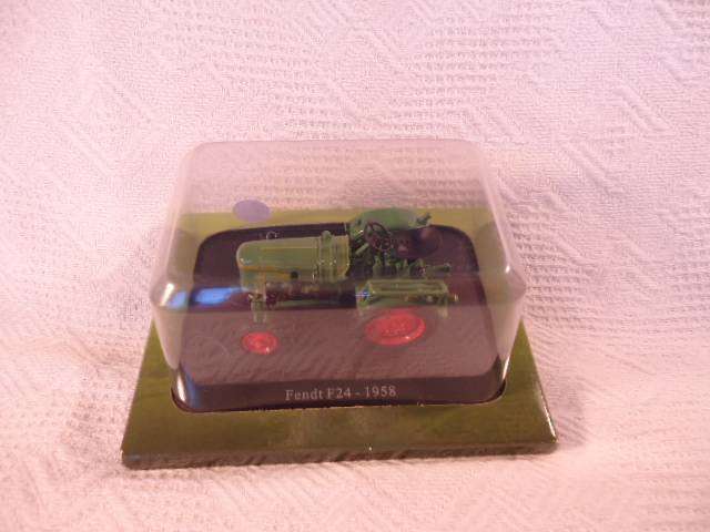 Hachette - Lot of 4 Tractors
