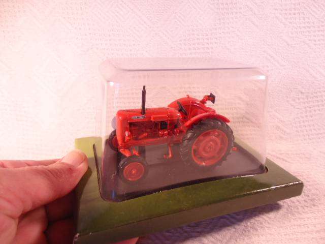 Hachette - Lot of 4 Tractors