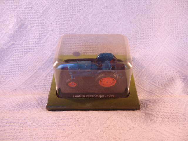 Hachette - Lot of 4 Tractors