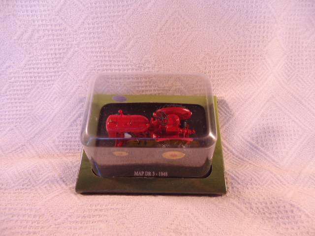 Hachette - Lot of 4 Tractors