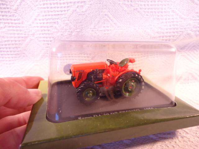 Hachette - Lot of 4 Tractors