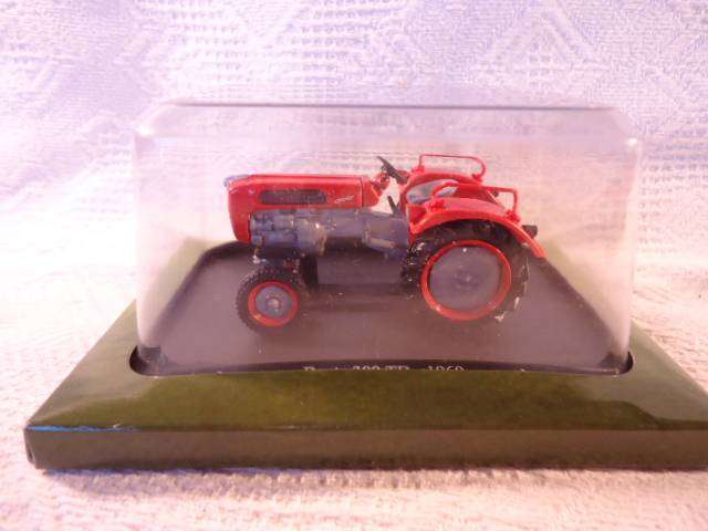 Hachette - Lot of 4 Tractors