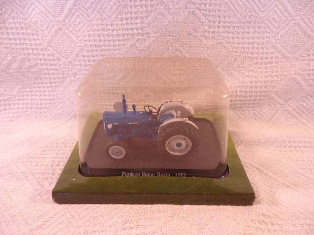 Hachette - Lot of 4 Tractors
