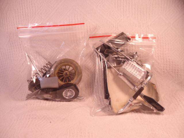 Unknown - Lot of 3 Plastic Models