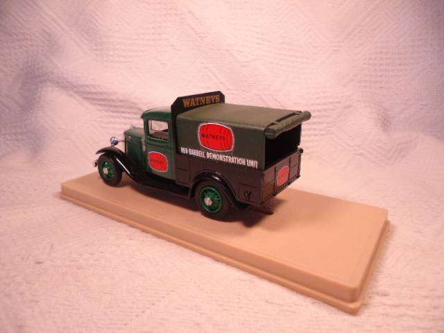 Eligor - Ford V8 Pick-up - Bache - 1933  Watneys - #1067