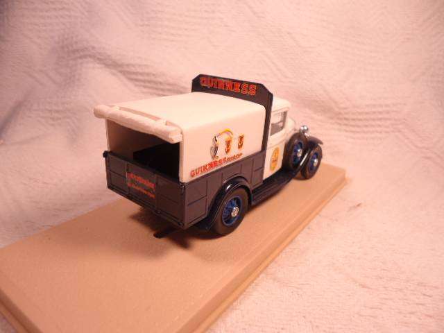 Eligor - Ford V8 Pick up - Bache - 1933  Guinness - #1066