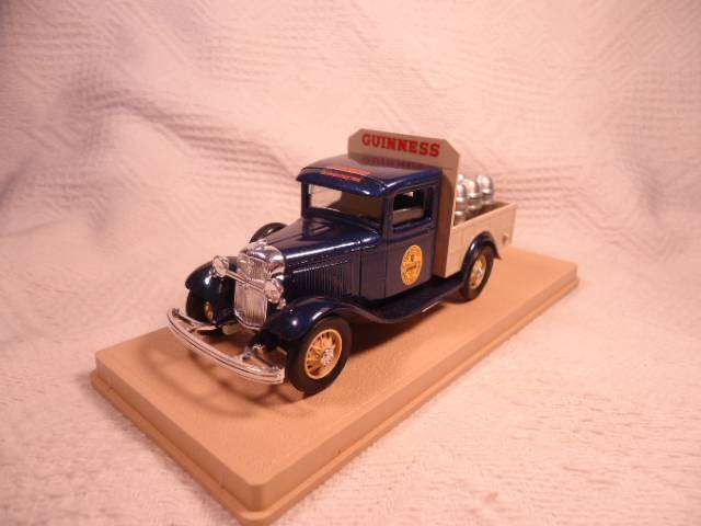 Eligor - Ford V8 Pick up - 1933  Guinness - #1066