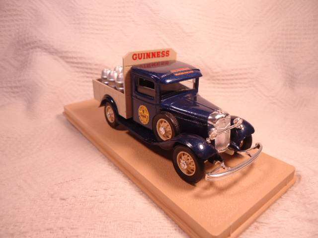 Eligor - Ford V8 Pick up - 1933  Guinness - #1066