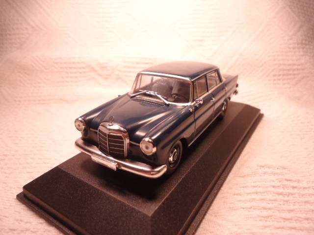 Minichamps - 1961 Mercedes-Benz 190 - #400037201