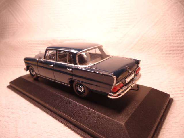 Minichamps - 1961 Mercedes-Benz 190 - #400037201