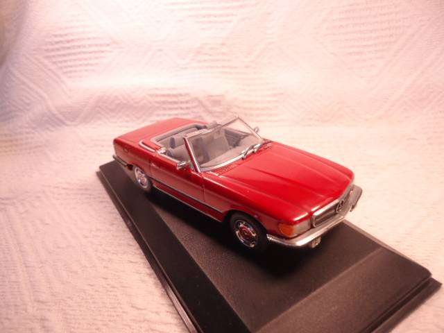 Minichamps - Mercedes-Benz 350 SL Cabriolet