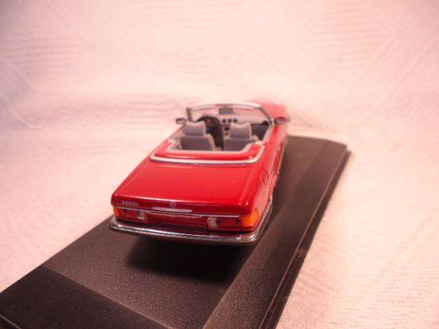 Minichamps - Mercedes-Benz 350 SL Cabriolet