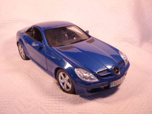 Minichamps - 2004 Mercedes-Benz SLK-Class with removeable roof - #100033131