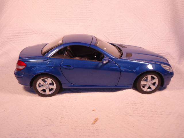Minichamps - 2004 Mercedes-Benz SLK-Class with removeable roof - #100033131