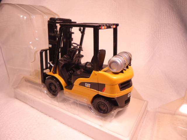 Norscot - P5000 CAT Lift Truck - #55223 - 1/25