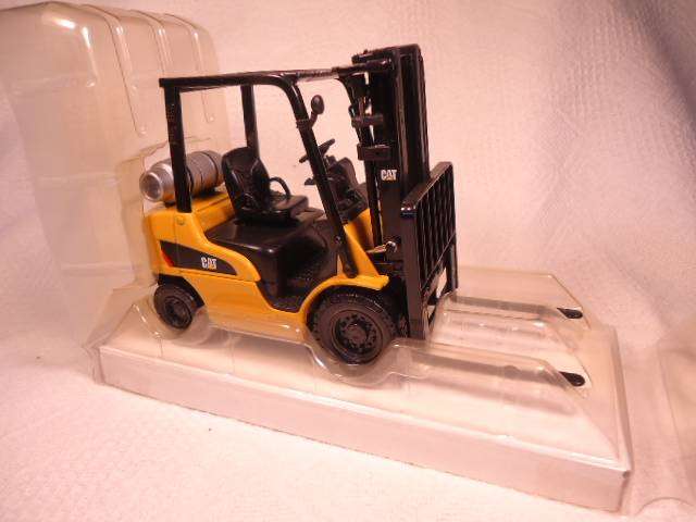 Norscot - P5000 CAT Lift Truck - #55223 - 1/25
