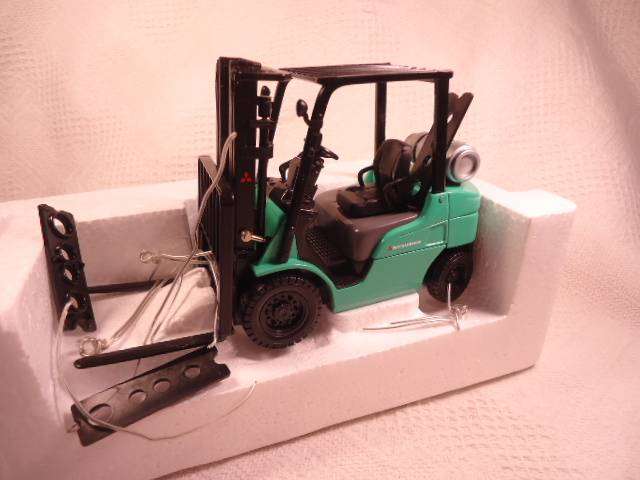 Norscot - FG25N Mitsubishi Forklift Truck - #50012 - 1/25
