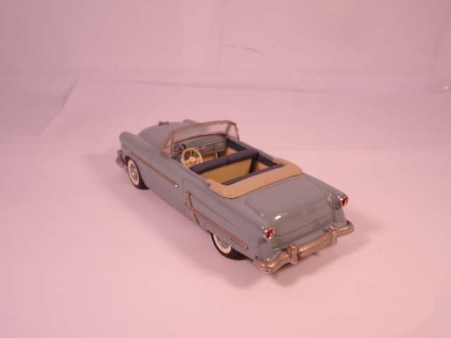Collector's Classics  - 1953 Ford Sunliner - #3823