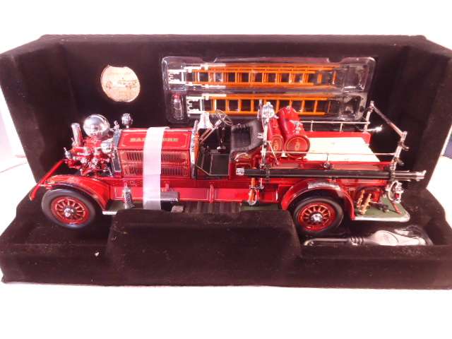 Road Signature - 1925 Ahrens-Fox N-S-4 - 24K Gold Plated Coin included - #20108