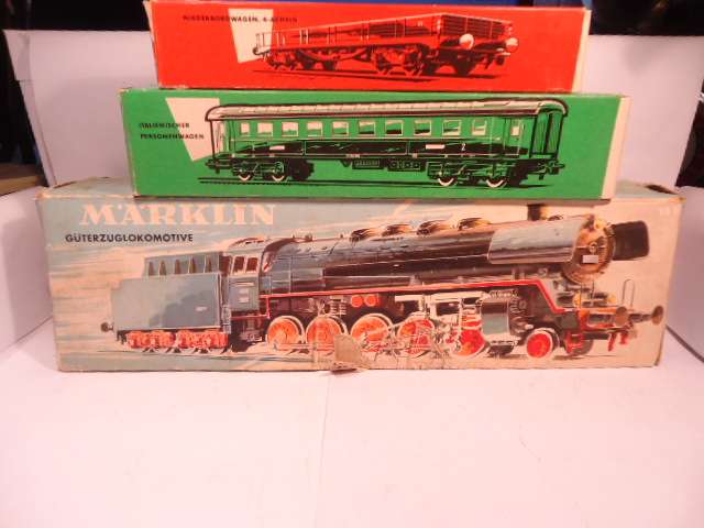 Marklin - Heavy Good Locomotive - # 3027 - Untested plus Rolling Stock