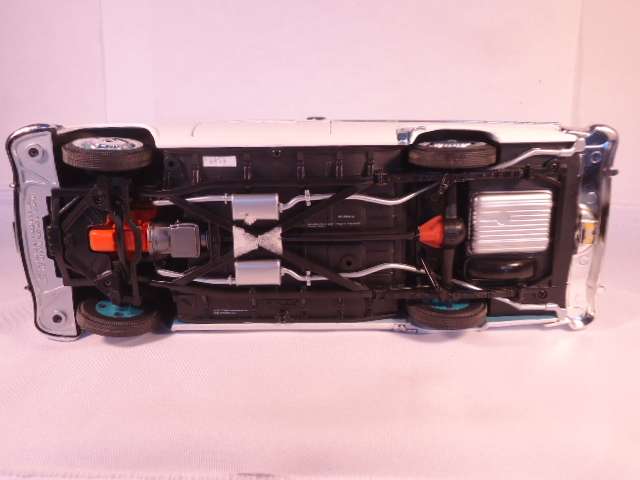 ERTL - 1955 Ford Sunliner