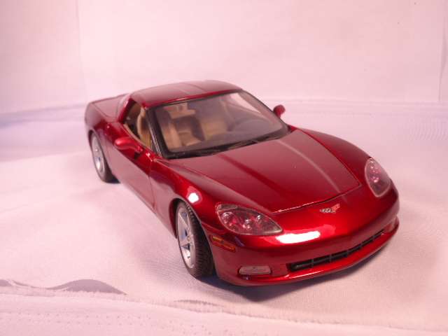 Maisto - 2005 Chevrolet Corvette - missing right side mirror Lence
