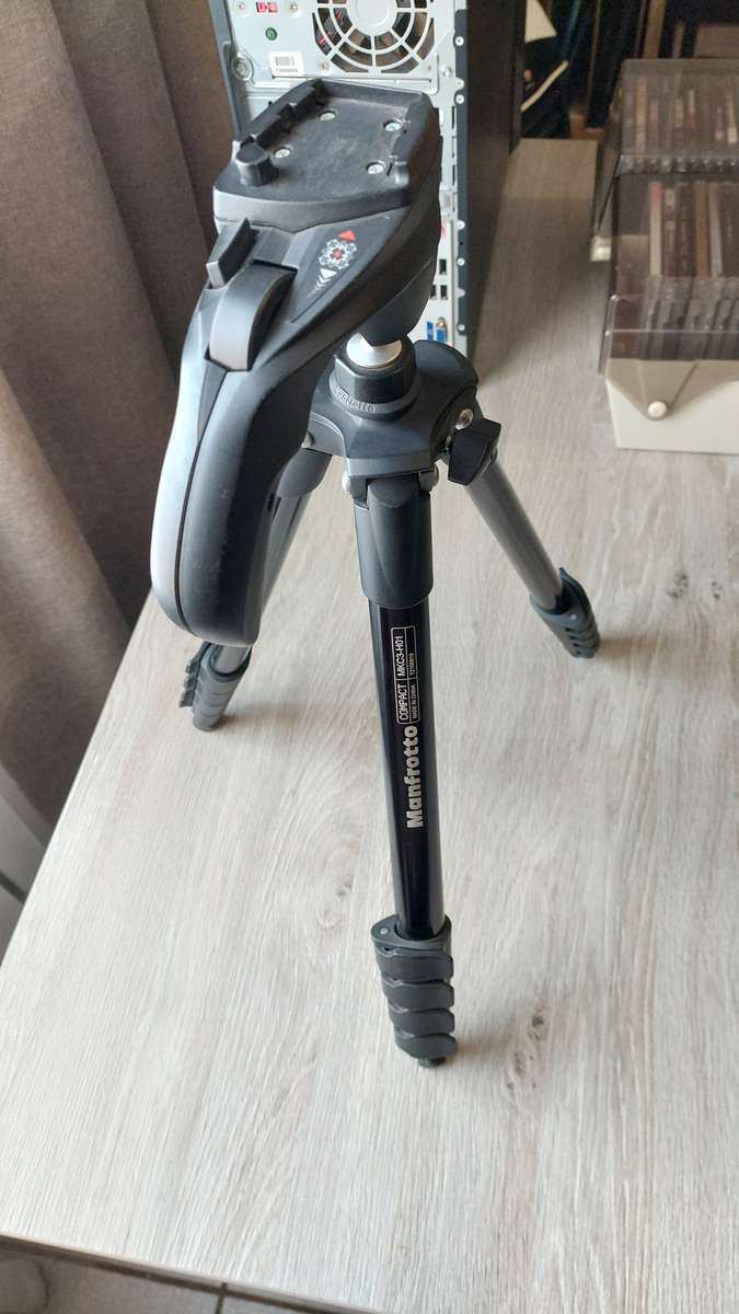 Manfrotto Tripod