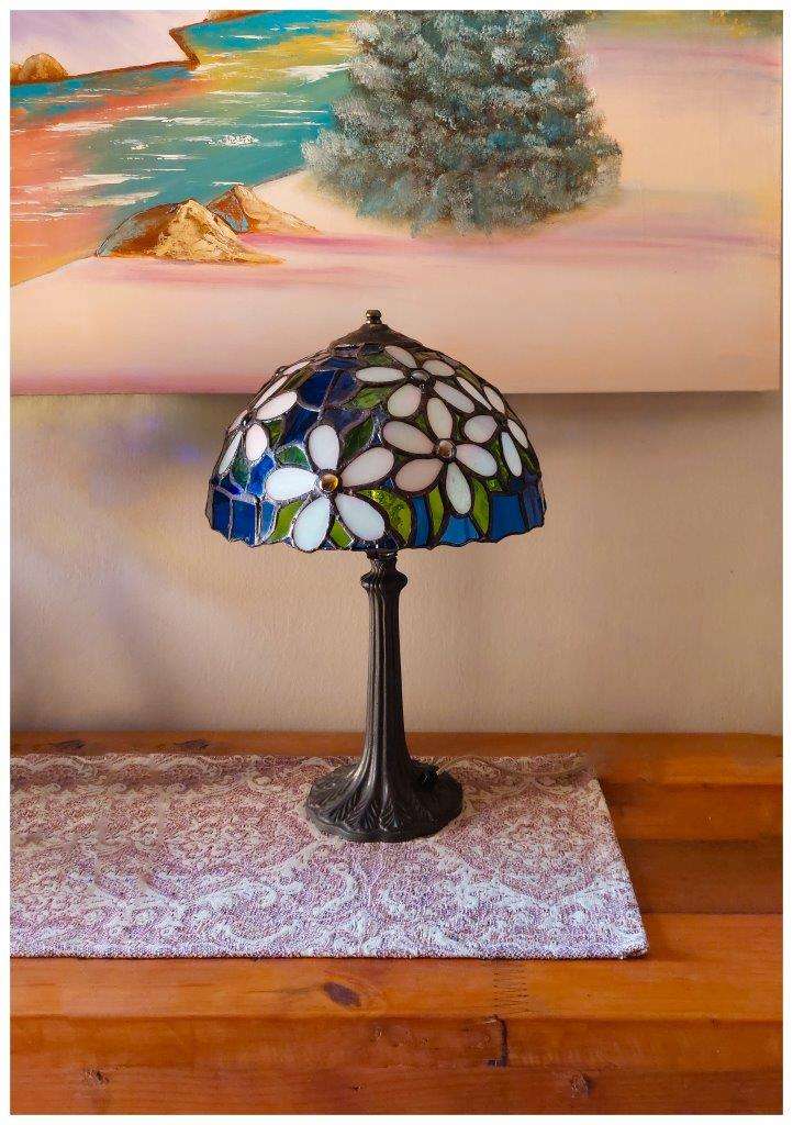 Tiffany-style Stained Glass Lamp - 30cm in diameter