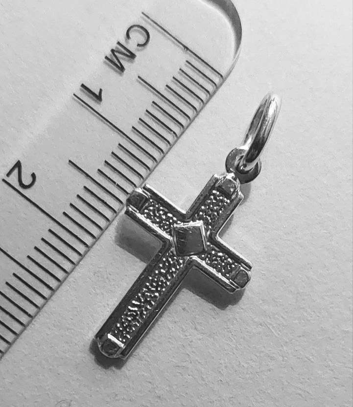 925 Sterling Silver Cross (28x15cm) pendant with chain