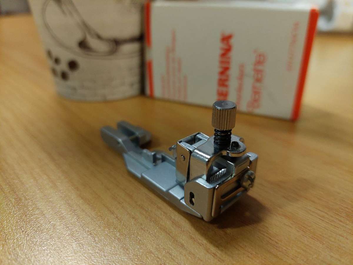 Elasticator Presser Foot for Overlocker
