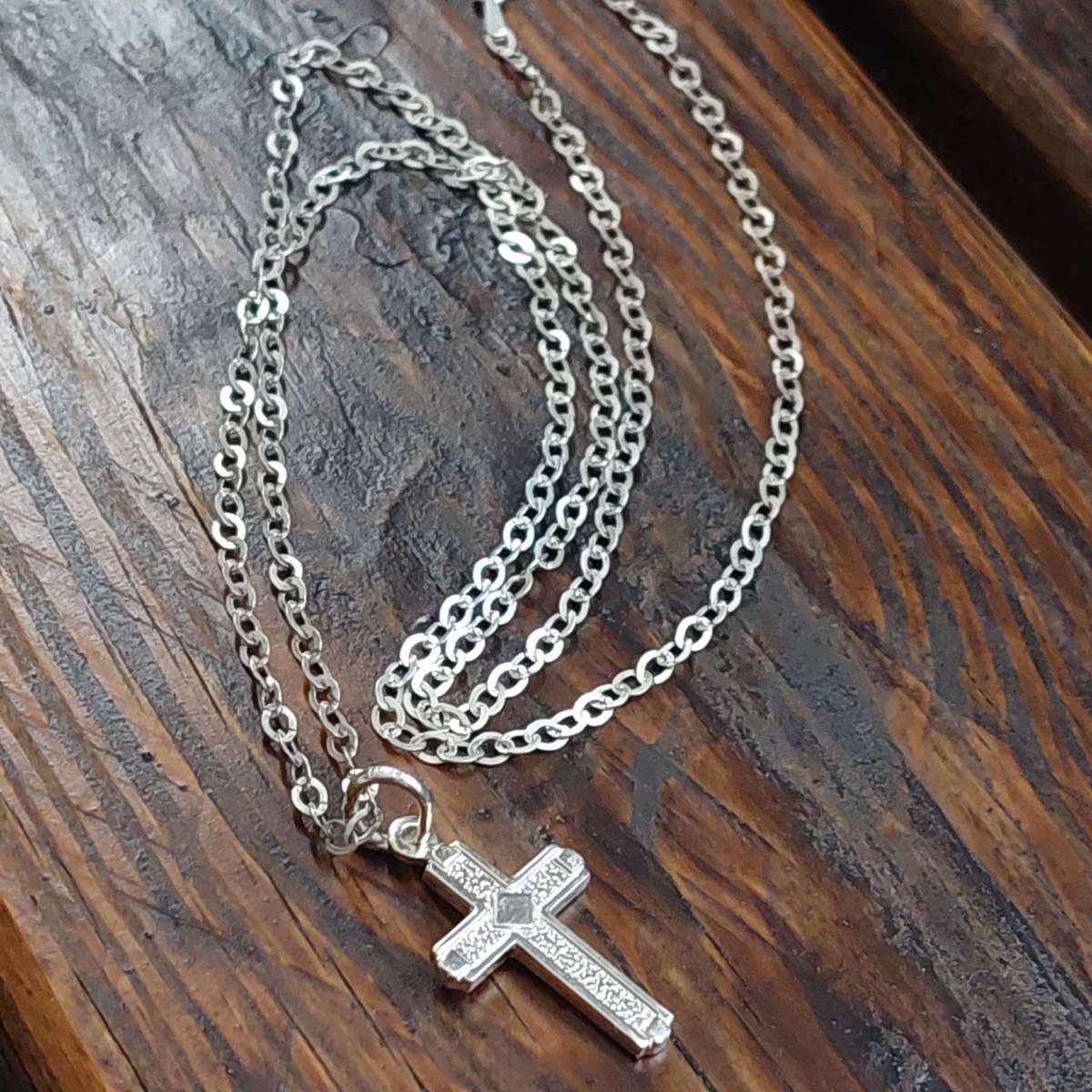 925 Sterling Silver Cross (28x15cm) pendant with chain